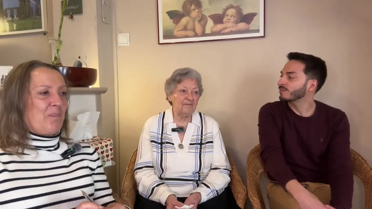 Rosario enviando un mensaje de amor a la audiencia